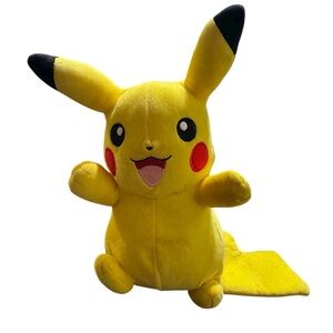 2018 Pokemon Pikachu Plush 9" Stuffed Animal Game Freak Nintendo